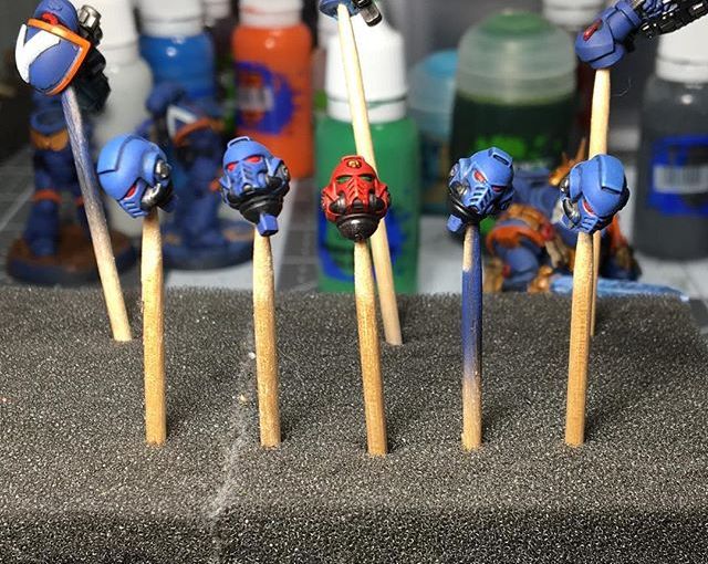 Highlights on the right. None on the&nbsp;left.